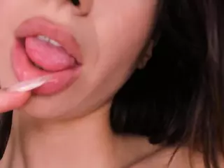 SilviaNappi's Live Sex Cam Show