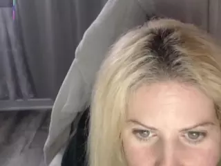 Bellastar84's Live Sex Cam Show