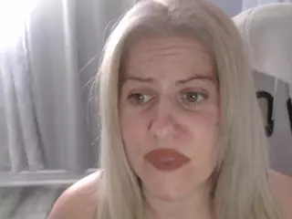 Bellastar84's Live Sex Cam Show