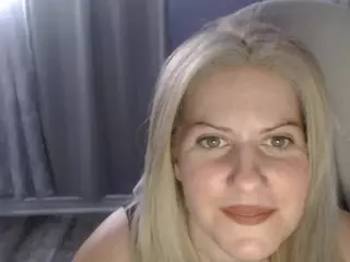 Bellastar84's Live Sex Cam Show