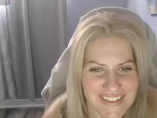 Bellastar84's Live Sex Cam Show