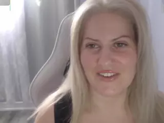 Bellastar84's Live Sex Cam Show