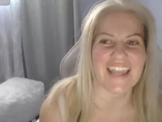 Bellastar84's Live Sex Cam Show