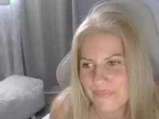 Bellastar84's Live Sex Cam Show