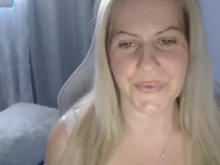 Bellastar84's Live Sex Cam Show