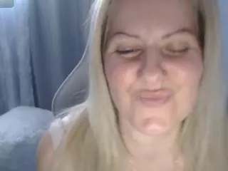 Bellastar84's Live Sex Cam Show