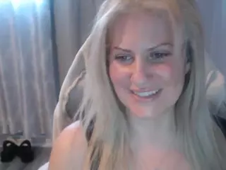 Bellastar84's Live Sex Cam Show