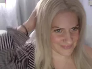 Bellastar84's Live Sex Cam Show