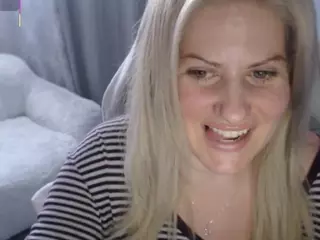 Bellastar84's Live Sex Cam Show