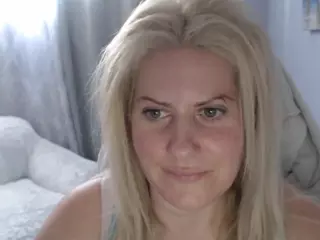 Bellastar84's Live Sex Cam Show
