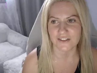 Bellastar84's Live Sex Cam Show