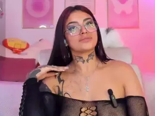 Hinata-01's Live Sex Cam Show