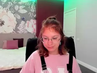 AngelinaLow's Live Sex Cam Show