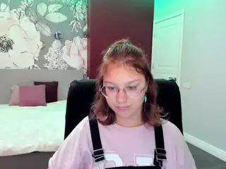 AngelinaLow's Live Sex Cam Show