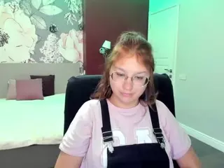 AngelinaLow's Live Sex Cam Show