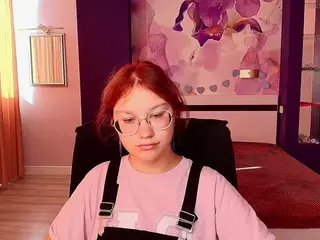 AngelinaLow's Live Sex Cam Show