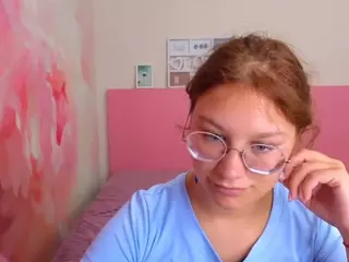 AngelinaLow's Live Sex Cam Show