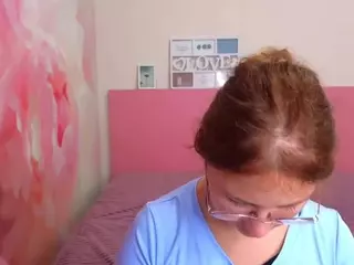 AngelinaLow's Live Sex Cam Show