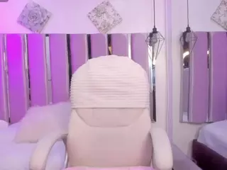 ivybraaze's Live Sex Cam Show