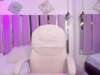 ivybraaze's Live Sex Cam Show