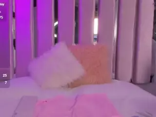 ivybraaze's Live Sex Cam Show