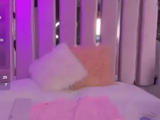 ivybraaze's Live Sex Cam Show