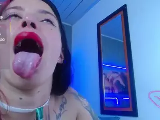 lucia-21's Live Sex Cam Show