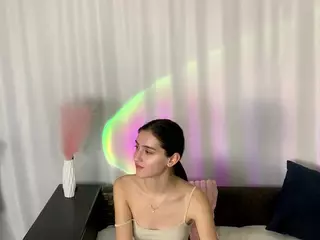 Aliceqq's Live Sex Cam Show