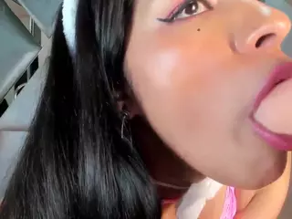 emmawilliams's Live Sex Cam Show