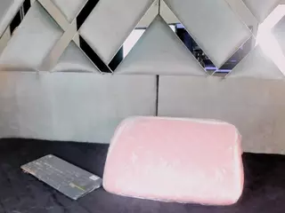 emmawilliams's Live Sex Cam Show
