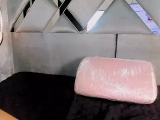 emmawilliams's Live Sex Cam Show