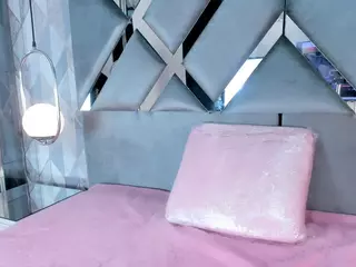 emmawilliams's Live Sex Cam Show