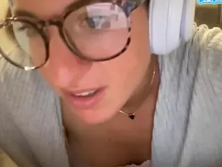 Stassie Summers's Live Sex Cam Show