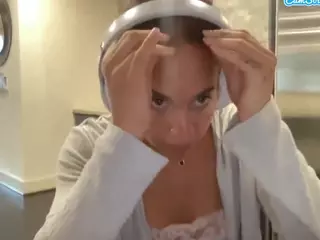 Stassie Summers's Live Sex Cam Show