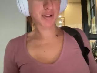 Stassie Summers's Live Sex Cam Show
