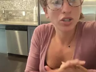 Stassie Summers's Live Sex Cam Show