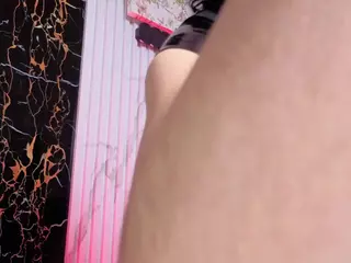 Guxplo's Live Sex Cam Show