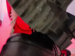 Guxplo's Live Sex Cam Show