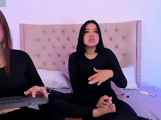 velvetvixens's Live Sex Cam Show