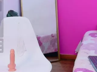 cutepetitee's Live Sex Cam Show