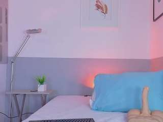 Live cam show with cutepetitee