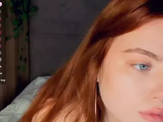 LynneAxtell's Live Sex Cam Show