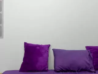 RavenaNoir's Live Sex Cam Show