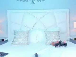 ZoeySnow's Live Sex Cam Show