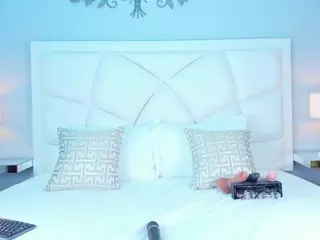 ZoeySnow's Live Sex Cam Show