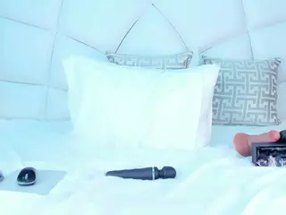 ZoeySnow's Live Sex Cam Show