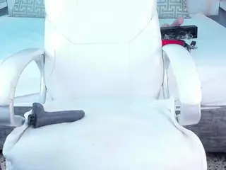 ZoeySnow's Live Sex Cam Show