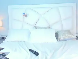 ZoeySnow's Live Sex Cam Show