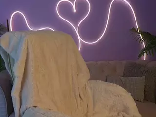 LovelyyLilu's Live Sex Cam Show
