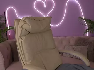 LovelyyLilu's Live Sex Cam Show